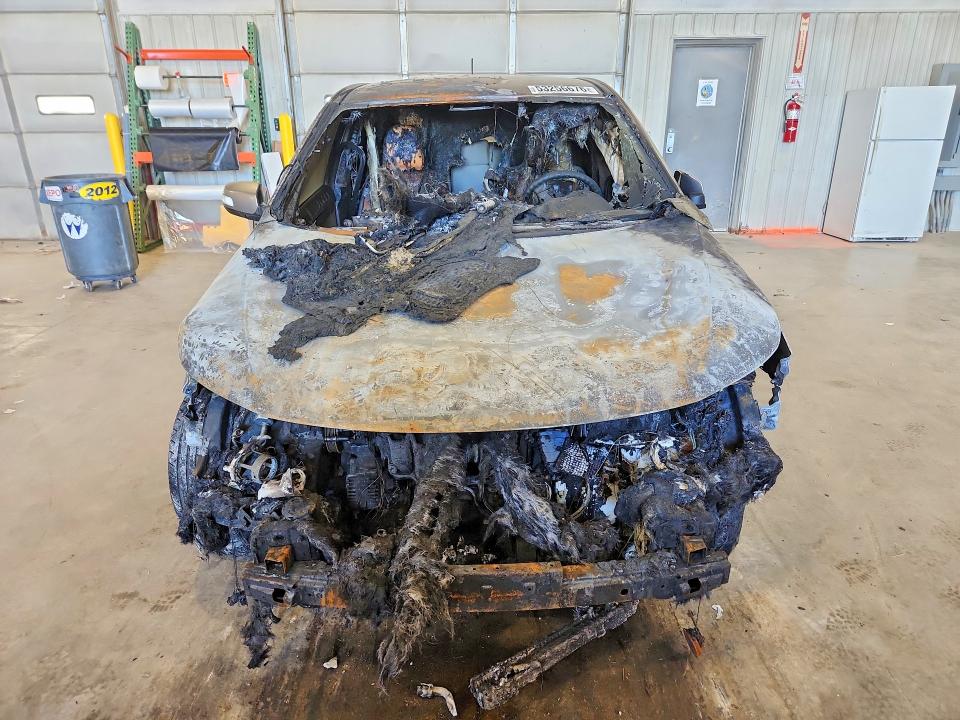 2011 Kia Sorento VIN 5XYKTCA19BG019457 COPART salvage auction — ENGINE BURN, MO - SALVAGE CERTIFICATE OF TITLE, sold $70 on 2026-07-28 (photo 5)
