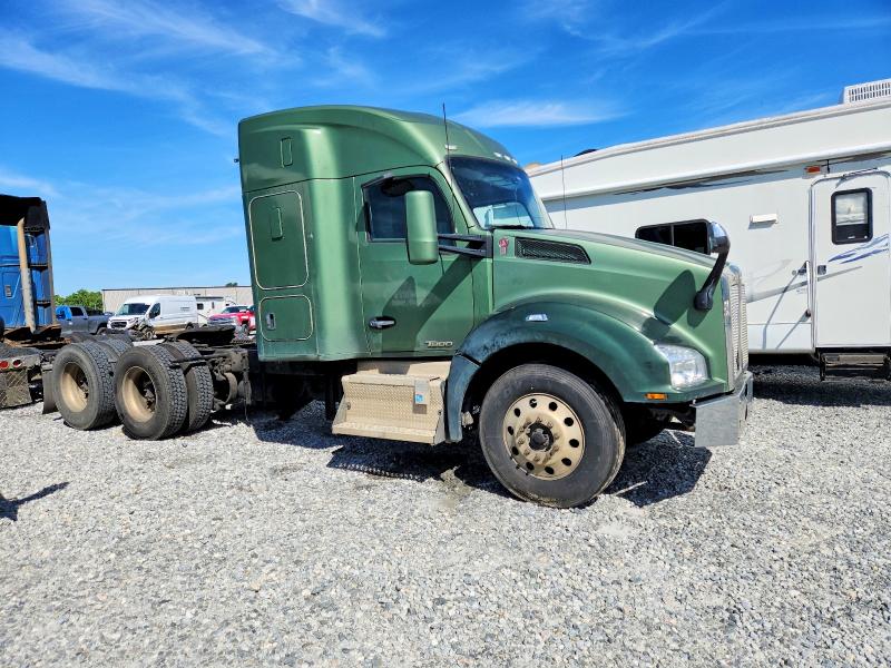 2016 Kenworth T880 VIN 1XKZDP9X1GJ102419 — COPART salvage auction photo