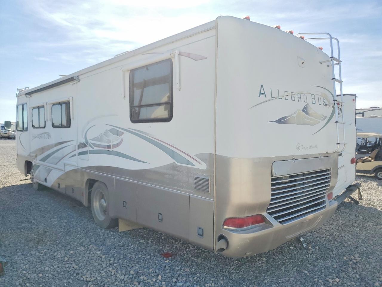 2000 Frht All other VIN 4UZ6XFBA5YCF99159 COPART salvage auction — Minor Dent/Scratches, NV - CERTIFICATE OF TITLE, sold $4,325 on 2026-06-22 (photo 3)