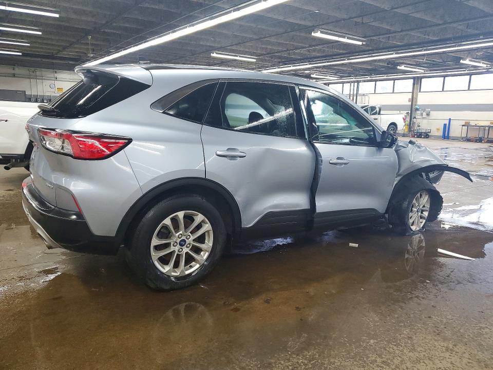 2022 Ford Escape VIN 1FMCU9G6XNUB24269 COPART salvage auction — FRONT END, IL - CERTIFICATE OF TITLE, sold $1,300 on 2026-07-09 (photo 3)