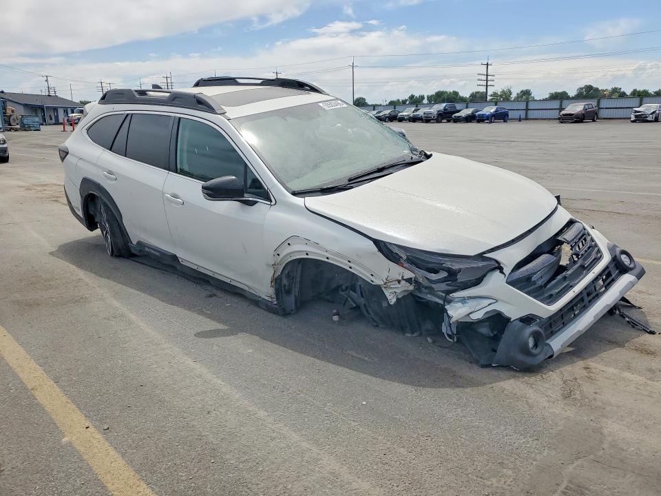 2025 Subaru Outback VIN 4S4BTANC0S3114635 COPART salvage auction — ROLLOVER, Id - Salvage Certificate Of Title (P), sold $10,200 on 2026-07-30 (photo 4)