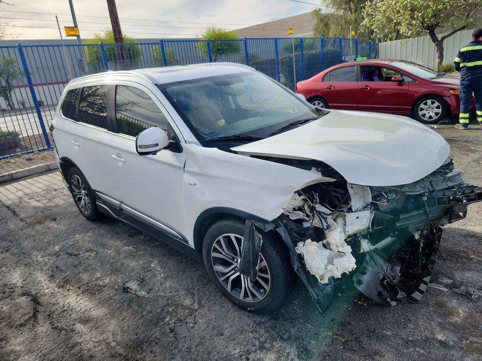 2018 Mitsubishi Outlander VIN JA4JZ4AX1JZ064911 COPART salvage auction — FRONT END, Nv - Salvage Title, sold $425 on 2026-07-23 (photo 4)