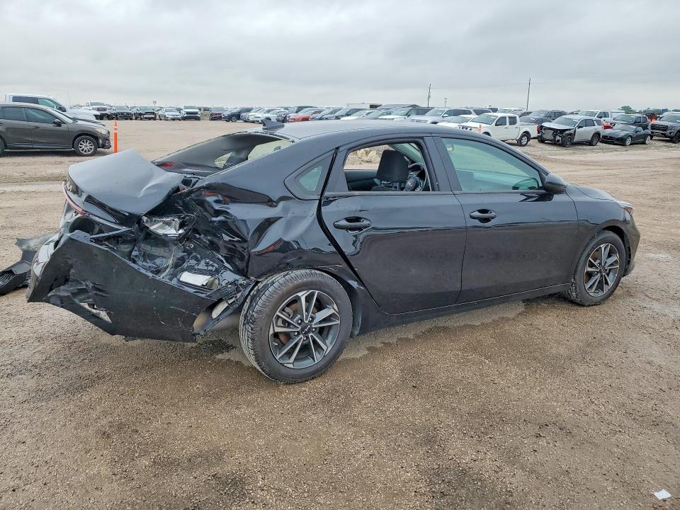 2024 Kia Forte VIN 3KPF24AD8RE793372 COPART salvage auction — REAR END, Tx - Certificate Of Title, sold $3,650 on 2026-07-09 (photo 3)