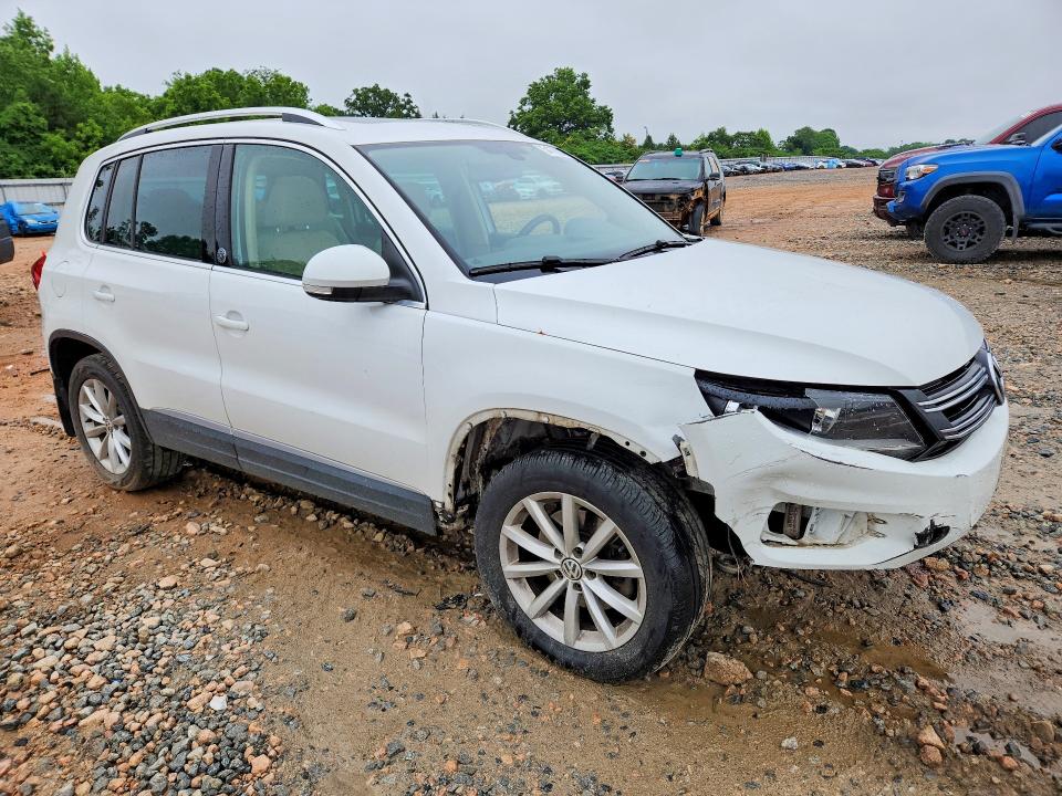 2017 Volkswagen VIN WVGSV7AX7HK005528 COPART salvage auction — FRONT END, Nc - Salvage Certificate Of Title, sold $1,600 on 2026-07-27 (photo 4)
