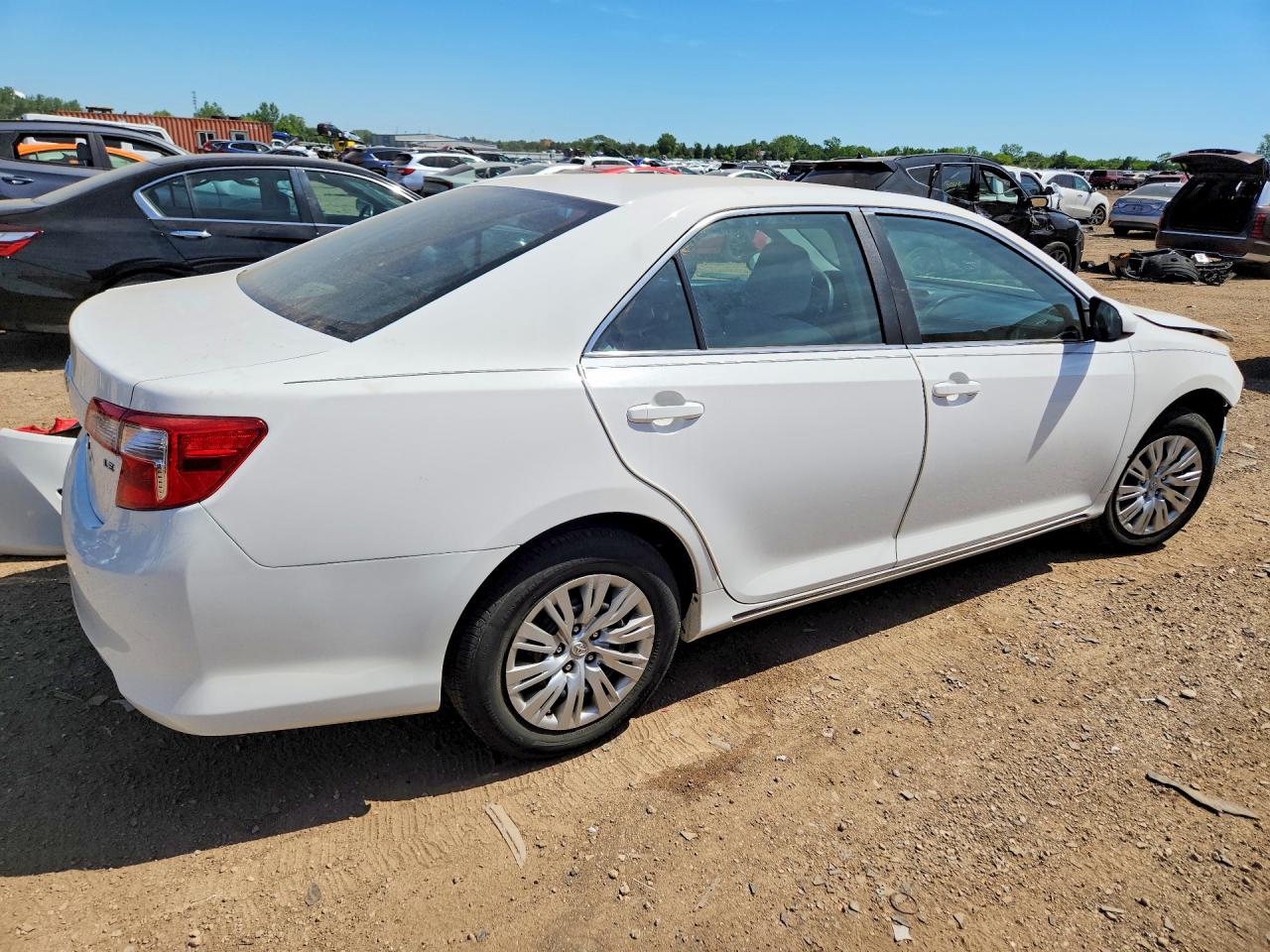 2014 Toyota Camry VIN 4T4BF1FK0ER420087 COPART salvage auction — Front End, IL - SALVAGE CERTIFICATE, sold $1,550 on 2026-07-02 (photo 3)