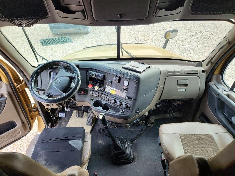 2013 Freightliner Cascadia VIN 3AKJGLDR7DSFB4759 COPART salvage auction — FRONT END, TX - SALVAGE VEHICLE TITLE, sold $10,800 on 2026-10-08 (photo 5)