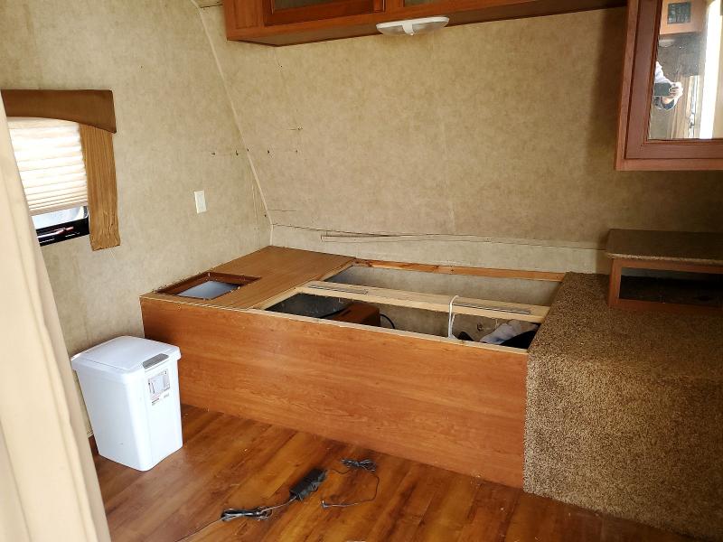 2013 Dutchmen travel VIN 47CTCLN21DT210383 COPART salvage auction — SIDE, ID - SALVAGE CERTIFICATE OF TITLE, sold $1,000 on 2026-07-09 (photo 5)