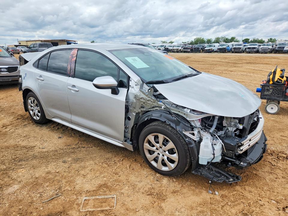 2026 Toyota Corolla VIN 5YFB4MDE6TP423251 COPART salvage auction — REAR END, TX - SALVAGE VEHICLE TITLE (P), sold $375 on 2026-07-30 (photo 4)