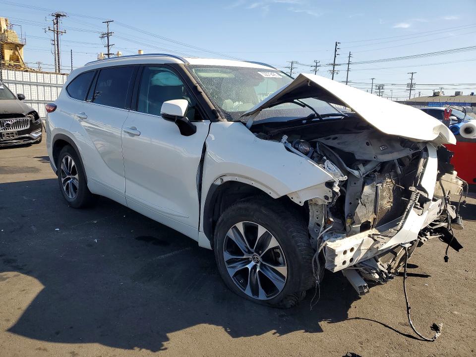 2021 Toyota VIN 5TDGZRAH6MS530294 COPART salvage auction — FRONT END, Ca - Salvage Certificate, sold $10,200 on 2026-07-13 (photo 4)
