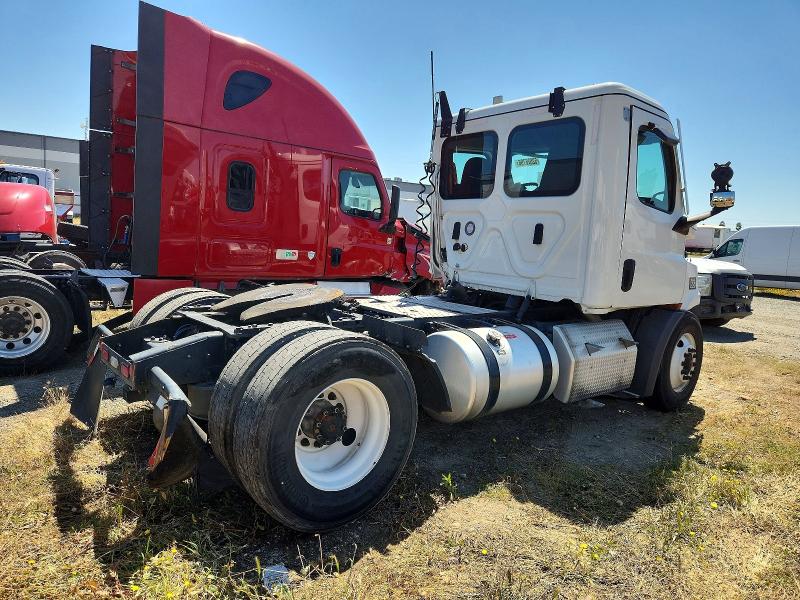 2024 Freightliner Cascadia VIN 3AKBHSDV9RSVJ0293 COPART salvage auction — FRONT END, CA - SALVAGE CERTIFICATE, sold $3,200 on 2026-09-15 (photo 4)