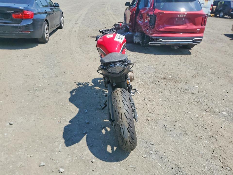 2022 Honda Cbr VIN MLHPC6250N5301702 COPART salvage auction — STRIPPED, Ny - Certificate Of Title, sold $600 on 2026-07-23 (photo 4)