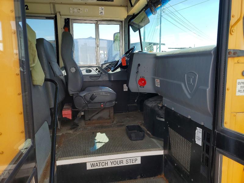 2014 Ic VIN 4DRBUAAN2EB778644 COPART salvage auction — NORMAL WEAR, Tn - Certificate Of Title, sold $2,200 on 2026-09-21 (photo 5)