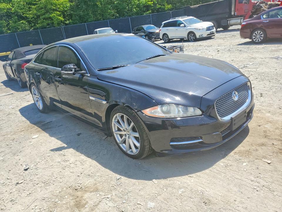 2013 Jaguar VIN SAJWJ1CDXD8V52173 COPART salvage auction — SIDE, Md - Cert Of Salvage > 75% Damage, sold $225 on 2026-07-24 (photo 4)