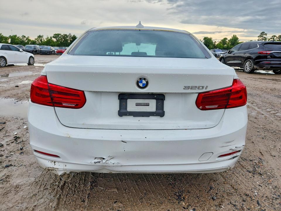 2018 BMW 3er VIN WBA8E1G52JNU92933 COPART salvage auction — FRONT END, Id - Salvage Certificate Of Title, sold $150 on 2026-08-07 (photo 6)