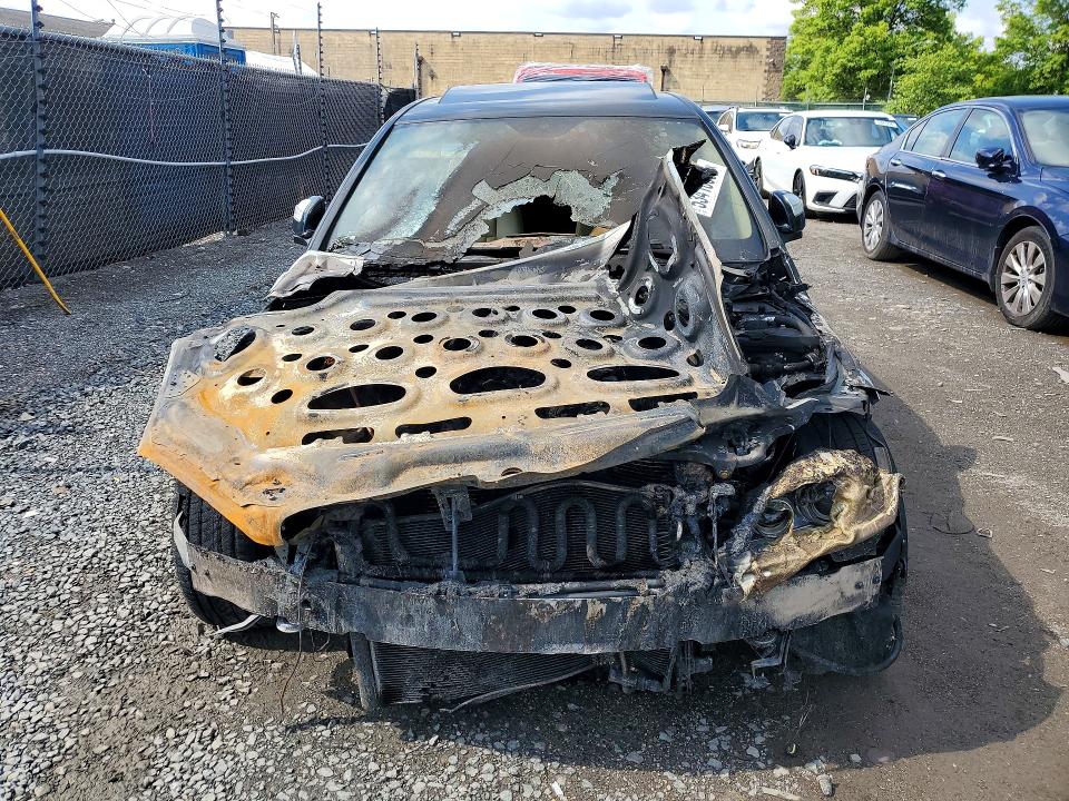 2008 Mercedes-benz C class VIN WDDGF81X88F055866 COPART salvage auction — Burn Engine, MD - CERT OF SALVAGE > 75% DAMAGE, sold $100 on 2026-07-14 (photo 5)