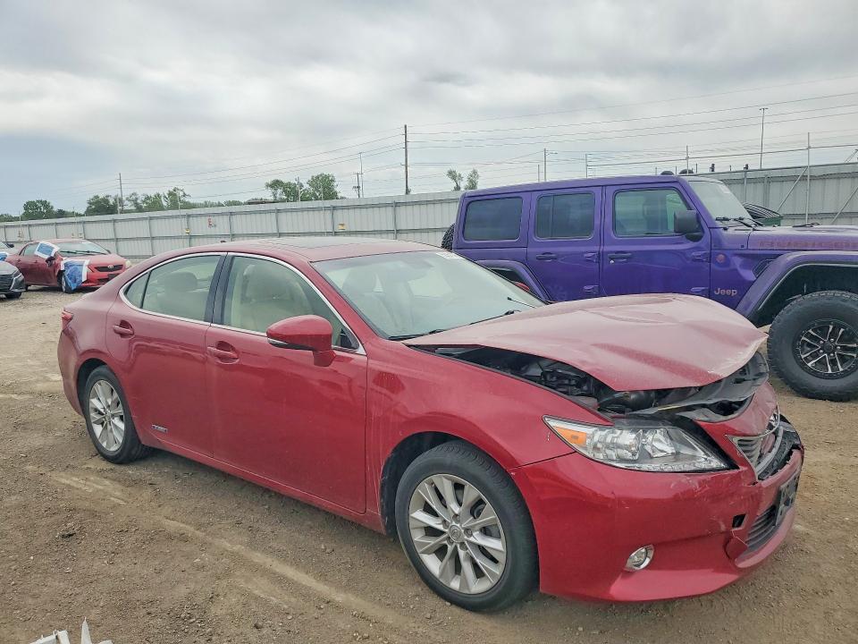 2014 Lexus ES VIN JTHBW1GG8E2056133 COPART salvage auction — FRONT END, Ia - Cert Of Title-Salvage Title, sold $5,000 on 2026-07-10 (photo 4)