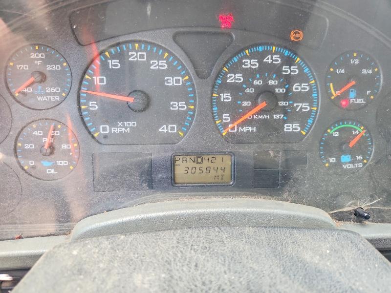 2004 International 4000 series VIN 1HTMMAAM24H613941 COPART salvage auction — NORMAL WEAR, TX - SALVAGE VEHICLE TITLE, sold $125 on 2026-07-29 (photo 9)