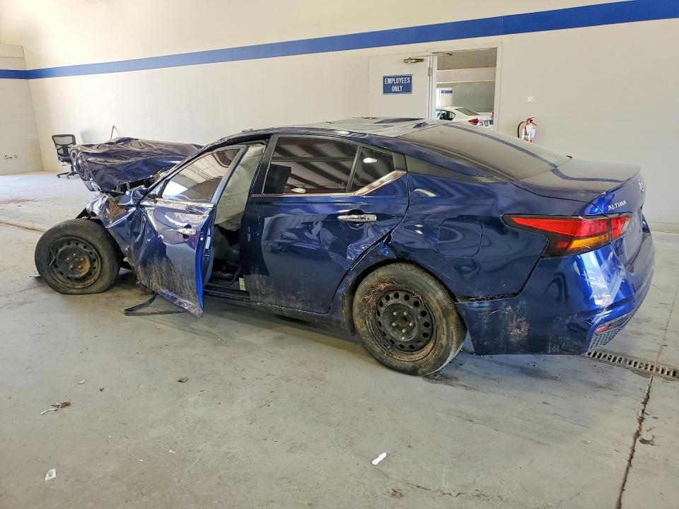 2020 Nissan Altima VIN 1N4BL4BV9LC206295 COPART salvage auction — ALL OVER, VA - CERT OF TITLE - SALVAGE, sold $425 on 2026-07-02 (photo 2)