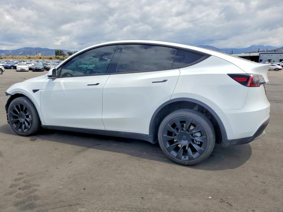 2023 Tesla Model y VIN 7SAYGDEE0PA071687 COPART salvage auction — FRONT END, Salvage Title, sold $12,200 on 2026-07-22 (photo 2)