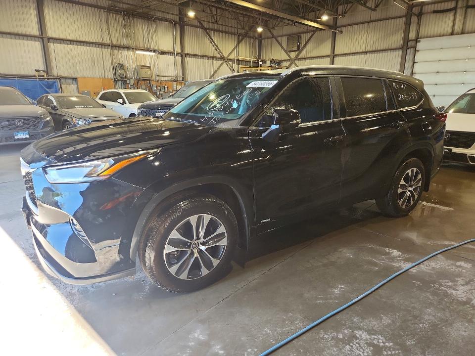 2025 Toyota Highlander hybrid VIN 5TDKBRCHXSS677274 — COPART salvage auction photo