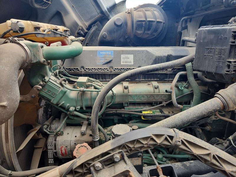 2016 Volvo VIN 4V4NC9EGXGN959897 COPART salvage auction — MINOR DENT/SCRATCHES, Ny - Certificate Of Title, sold $2,550 on 2026-08-10 (photo 7)