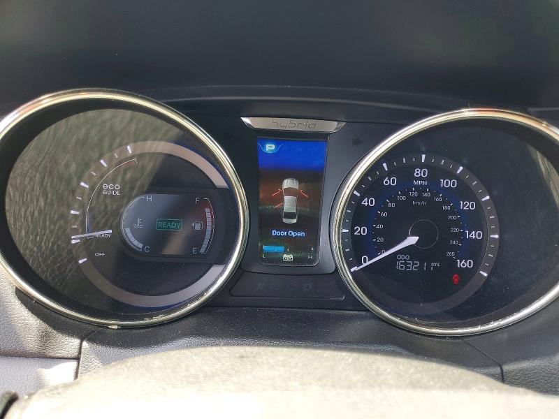 2011 Hyundai Sonata hybrid VIN KMHEC4A48BA018566 COPART salvage auction — SIDE, CA - DIS/DLR/EXP ONLY CLEAN TITLE, sold $750 on 2026-07-29 (photo 9)