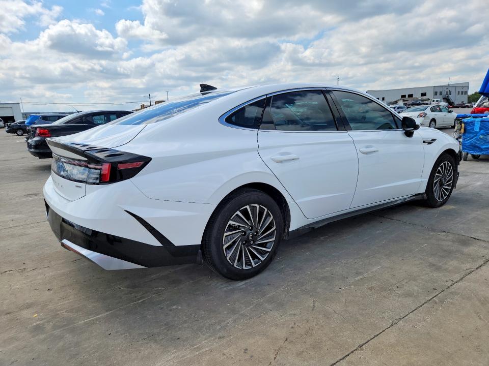2025 Hyundai Sonata VIN KMHL34JJ0SA127472 COPART salvage auction — SIDE, Tx - Salvage Vehicle Title, sold $10,200 on 2026-07-16 (photo 3)