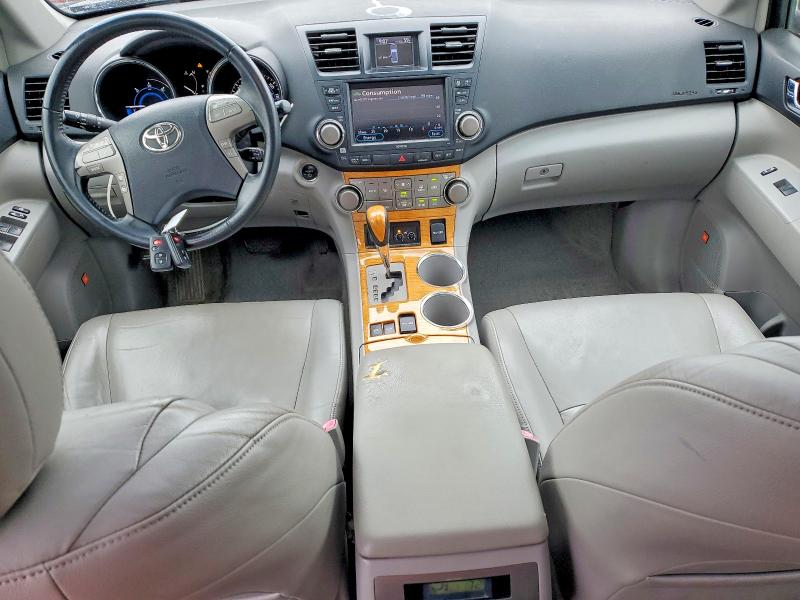 2009 Toyota Highlander VIN JTEEW44A892035932 COPART salvage auction — REAR END, Or - Salvage Title Certificate, sold $1,550 on 2026-07-06 (photo 8)