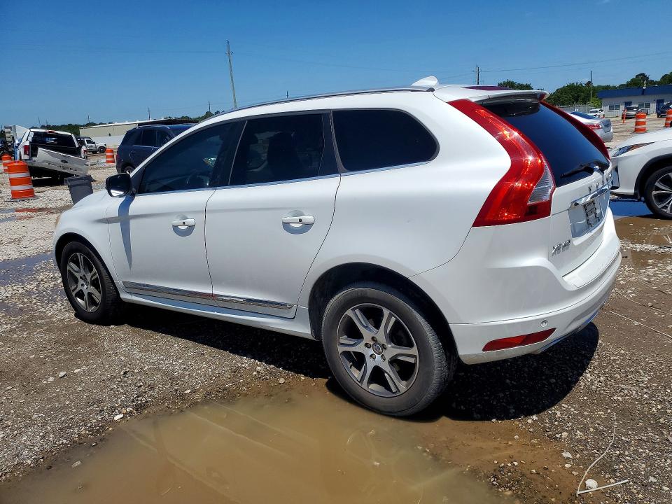 2015 Volvo Xc60 VIN YV449MDD5F2623233 COPART salvage auction — MINOR DENT/SCRATCHES, Tx - Certificate Of Title (P), sold $1,700 on 2026-07-09 (photo 2)