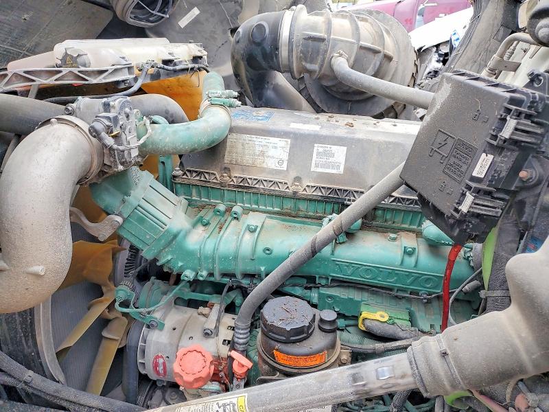 2018 Volvo VIN 4V4WC9EH5JN902625 COPART salvage auction — ROLLOVER, Mn - Cert Of Title-Salvage, sold $3,900 on 2026-07-09 (photo 7)