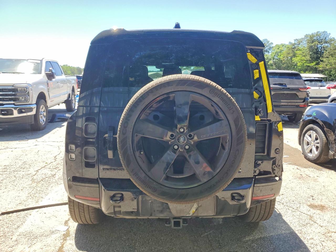 2024 Land Rover Defender VIN SALEXEEU6R2262867 COPART salvage auction — Front End, GA - CERT OF TITLE-SALVAGE, sold $51,000 on 2026-07-02 (photo 6)