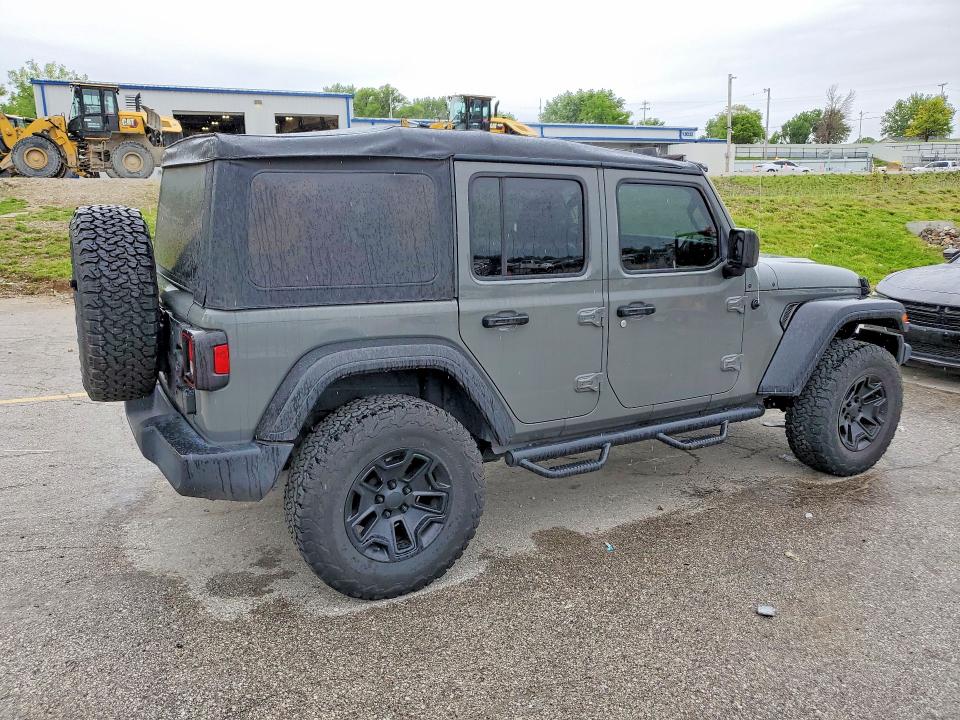 2020 Jeep Wrangler unlimited VIN 1C4HJXDG4LW184120 COPART salvage auction — MINOR DENT/SCRATCHES, Mo - Certificate Of Title, sold $17,700 on 2026-07-02 (photo 3)