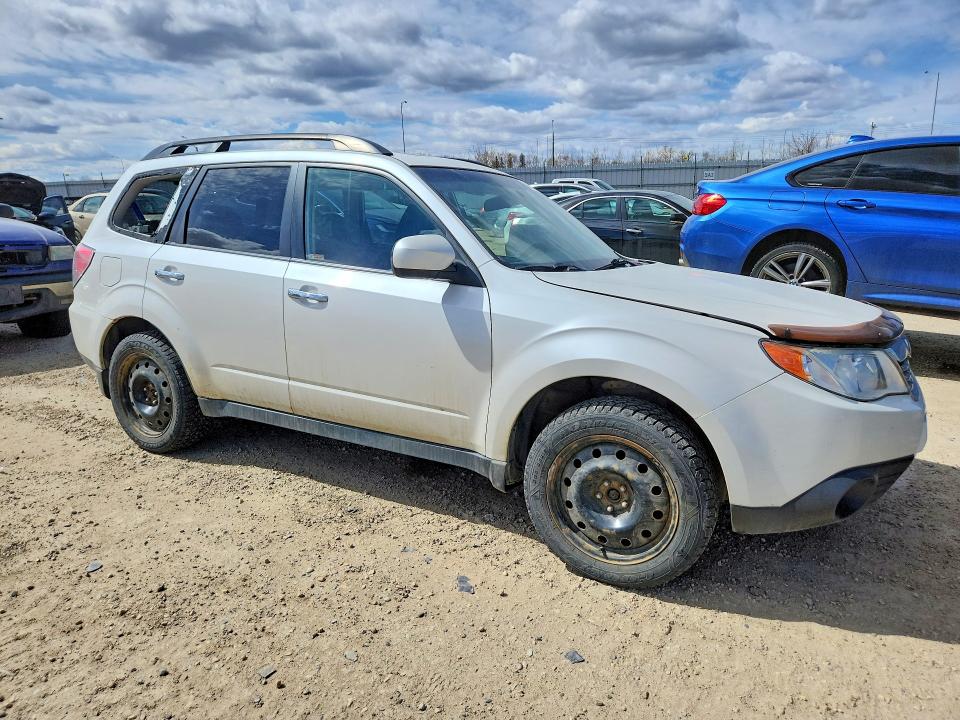 2009 Subaru Forester VIN JF2SH64699H724272 COPART salvage auction — SIDE, AB - BOS - SALVAGE, sold $125 on 2026-07-16 (photo 4)