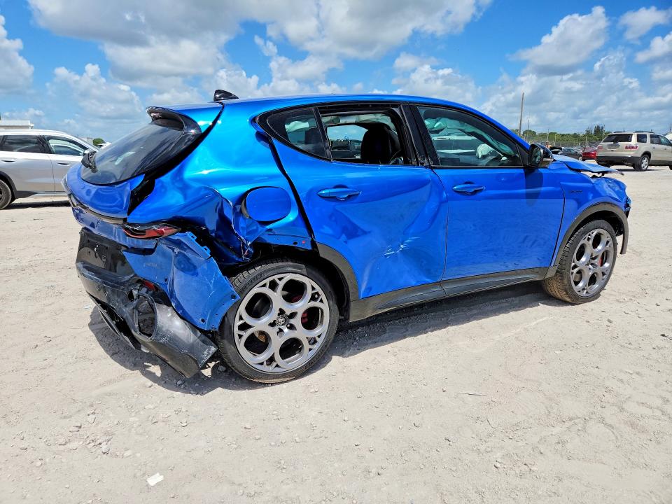 2024 Alfa romeo Tonale VIN ZASPATDWXR3030800 COPART salvage auction — REAR END, Fl - Certificate Of Destruction, sold $900 on 2026-07-16 (photo 3)