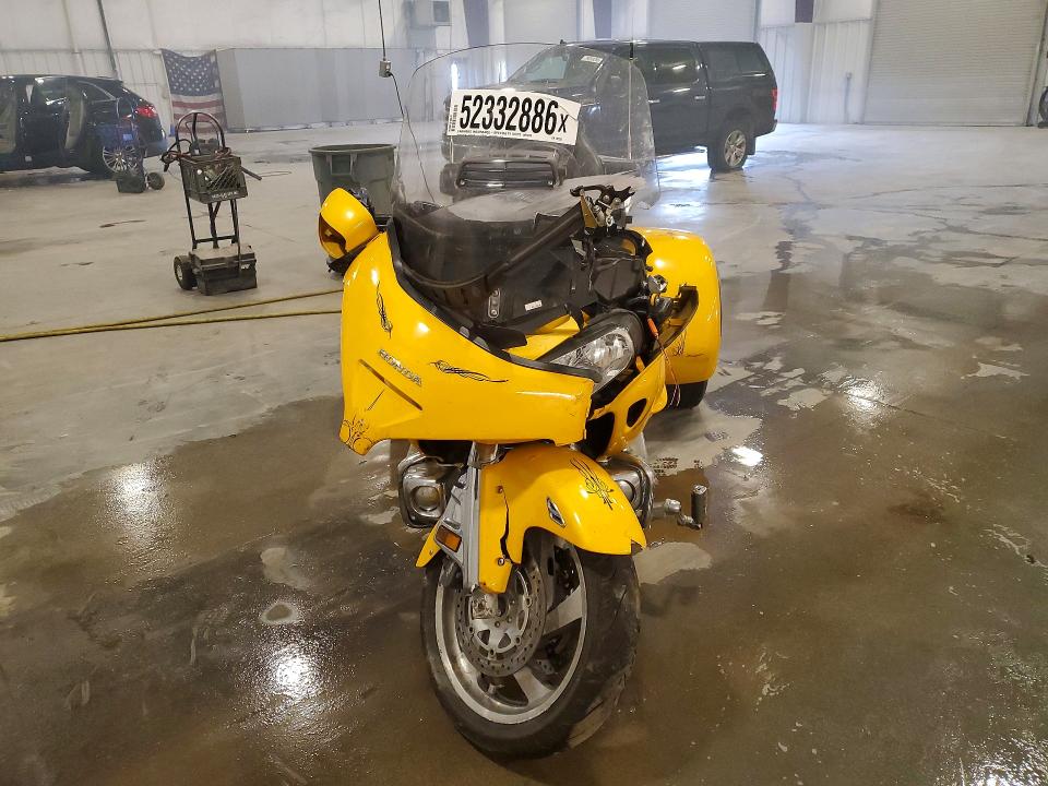 2010 Honda Gl1800 VIN 1HFSC47G7AA902253 COPART salvage auction — FRONT END, Mn - Cert Of Title-Salvage, sold $4,200 on 2026-07-09 (photo 2)