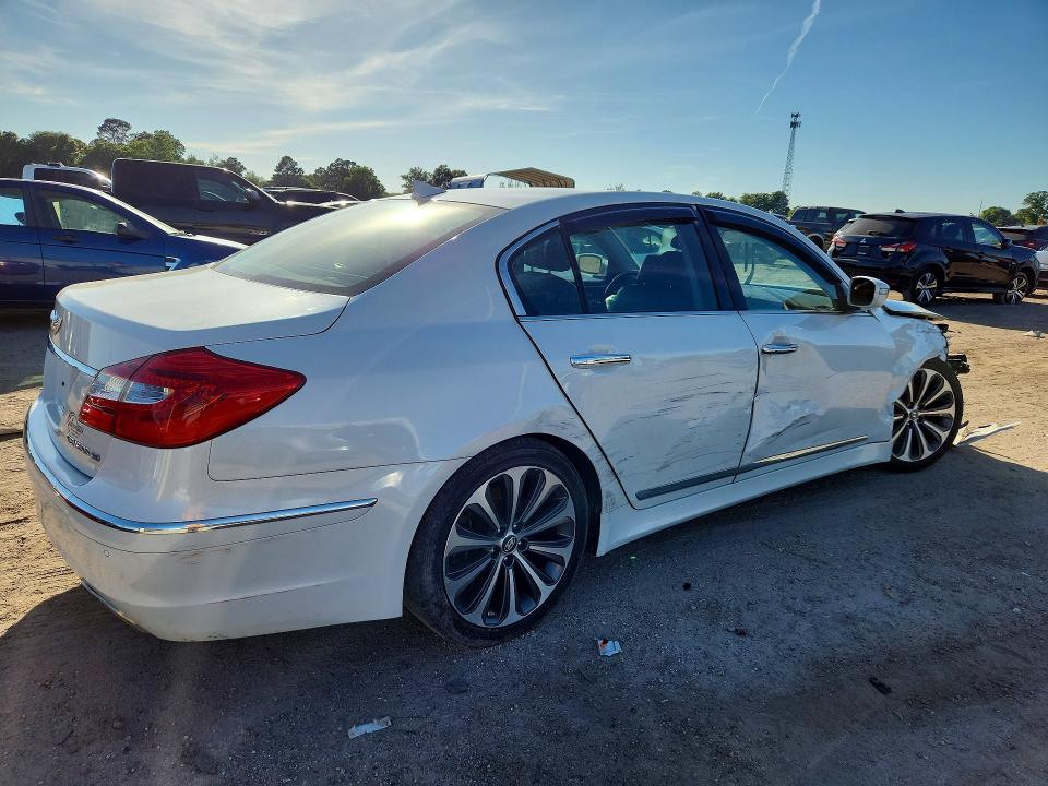 2013 Hyundai Genesis VIN KMHGC4DH5DU227904 COPART salvage auction — UNDERCARRIAGE, Fl - Certificate Of Destruction, sold $625 on 2026-07-09 (photo 3)