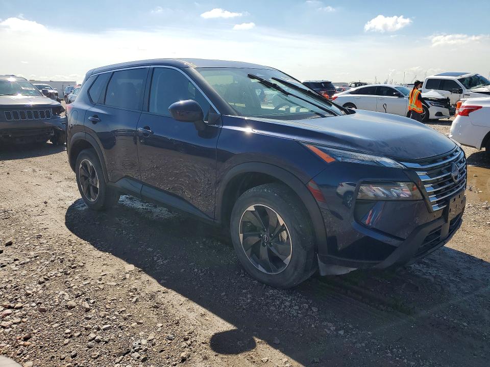 2025 Nissan Rogue VIN JN8BT3BB9SW163234 COPART salvage auction — WATER/FLOOD, Fl - Cert Of Title-Slvg Rebld Flood, sold $5,500 on 2026-07-06 (photo 4)