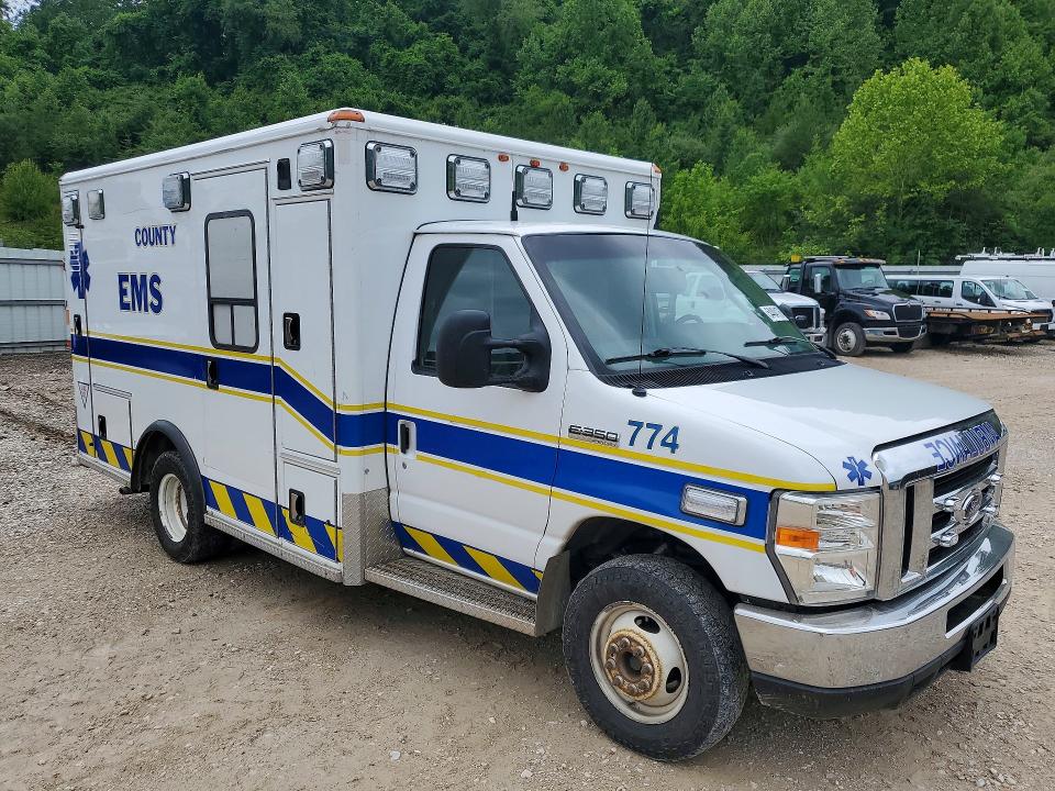 2018 Ford Econoline VIN 1FDWE3FS6JDC19461 COPART salvage auction — MINOR DENT/SCRATCHES, Wv - Certificate Of Title, sold $10,900 on 2026-07-30 (photo 4)