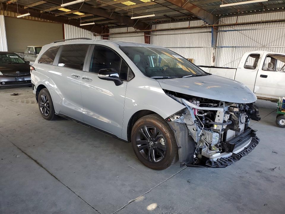 2025 Toyota Sienna VIN 5TDCSKFC1SS176768 COPART salvage auction — REAR END, CA - SALVAGE CERTIFICATE, sold $26,750 on 2026-07-09 (photo 4)