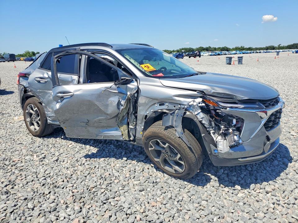 2025 Chevrolet Trax VIN KL77LHEP2SC301636 COPART salvage auction — SIDE, FL - CERTIFICATE OF DESTRUCTION, sold $400 on 2026-07-28 (photo 4)