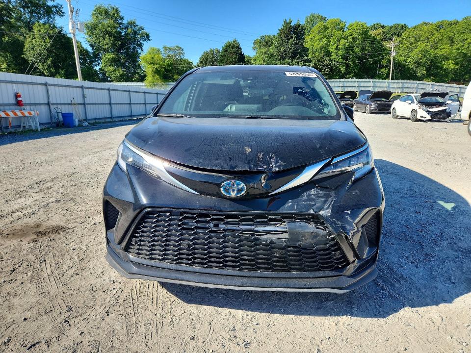 2021 Toyota Sienna VIN 5TDDRKEC4MS051042 COPART salvage auction — REAR END, Nc - Salvage Certificate Of Title, sold $5,500 on 2026-07-29 (photo 5)