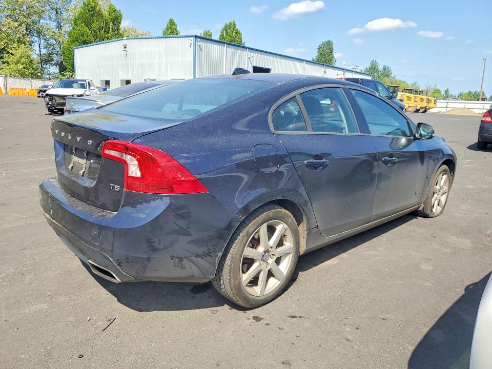 2016 Volvo S60 VIN YV126MFJ0G2409106 COPART salvage auction — REAR END, Or - Salvage Title Certificate, sold $975 on 2026-08-12 (photo 3)