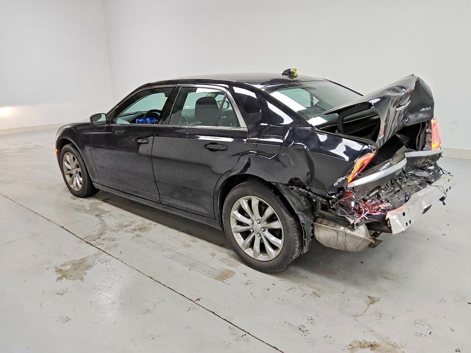 2022 Chrysler 300 VIN 2C3CCARG0NH205531 COPART salvage auction — REAR END, Va - Cert Of Title-Salvage Rebuilt, sold $1,700 on 2026-07-28 (photo 2)