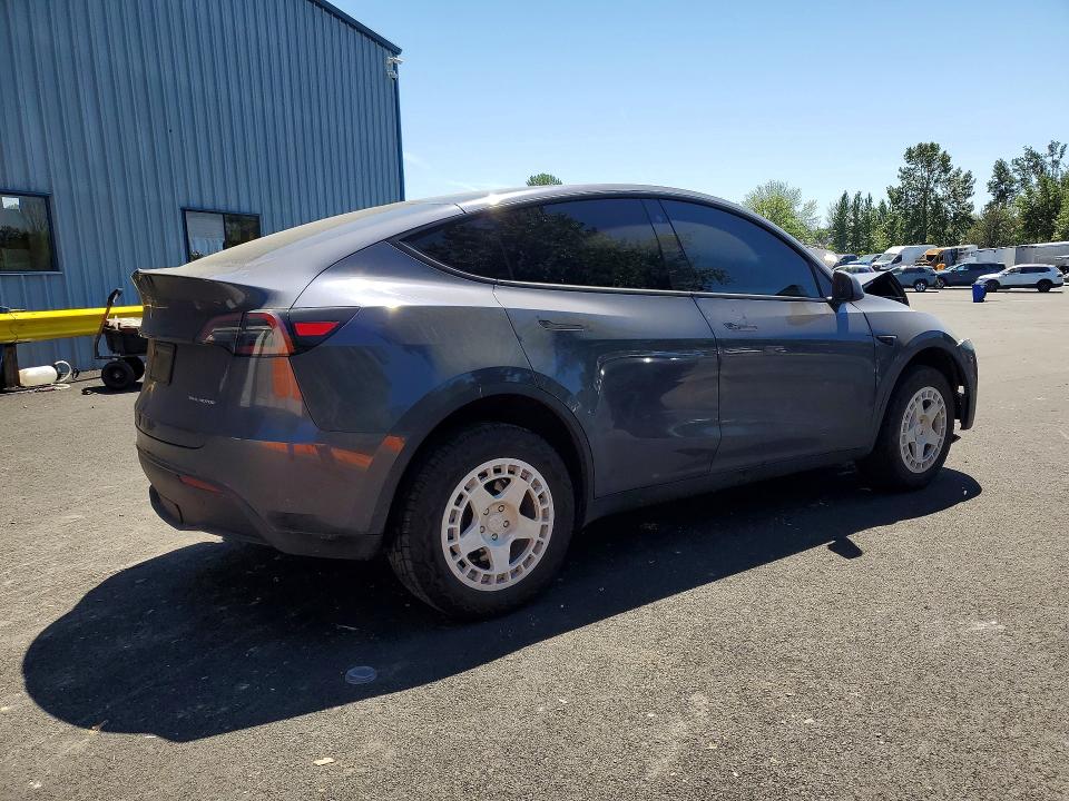 2023 Tesla Model y VIN 7SAYGAEE0PF589025 COPART salvage auction — FRONT END, Or - Salvage Title Certificate, sold $500 on 2026-07-29 (photo 3)