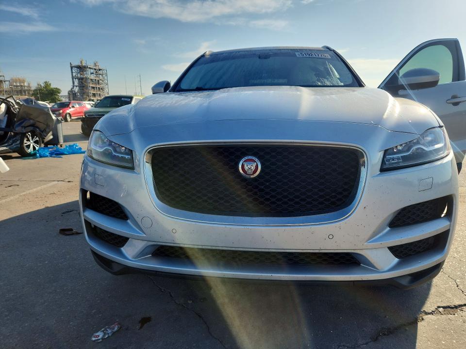 2018 Jaguar F-pace VIN SADCK2FX5JA250387 COPART salvage auction — NORMAL WEAR, La - Certificate Of Title (P), sold $4,400 on 2026-07-29 (photo 5)