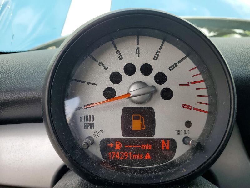 2013 Mini Cooper VIN WMWSU3C57DT687453 COPART salvage auction — REAR END, Fl - Cert Of Title Slvg Rebuildable, sold $375 on 2026-08-11 (photo 9)