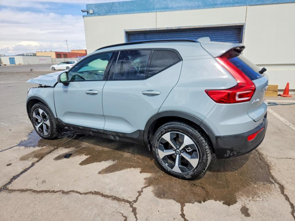 2026 Volvo Xc40 VIN YV4L12UC1T2740625 COPART salvage auction — FRONT END, Tx - Certificate Of Title, sold $11,900 on 2026-08-17 (photo 2)