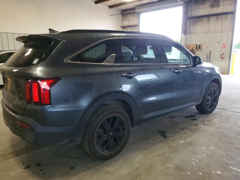 2021 Kia VIN 5XYRLDLC9MG030206 COPART salvage auction — MINOR DENT/SCRATCHES, Id - Salvage Certificate Of Title, sold $7,000 on 2026-07-13 (photo 3)