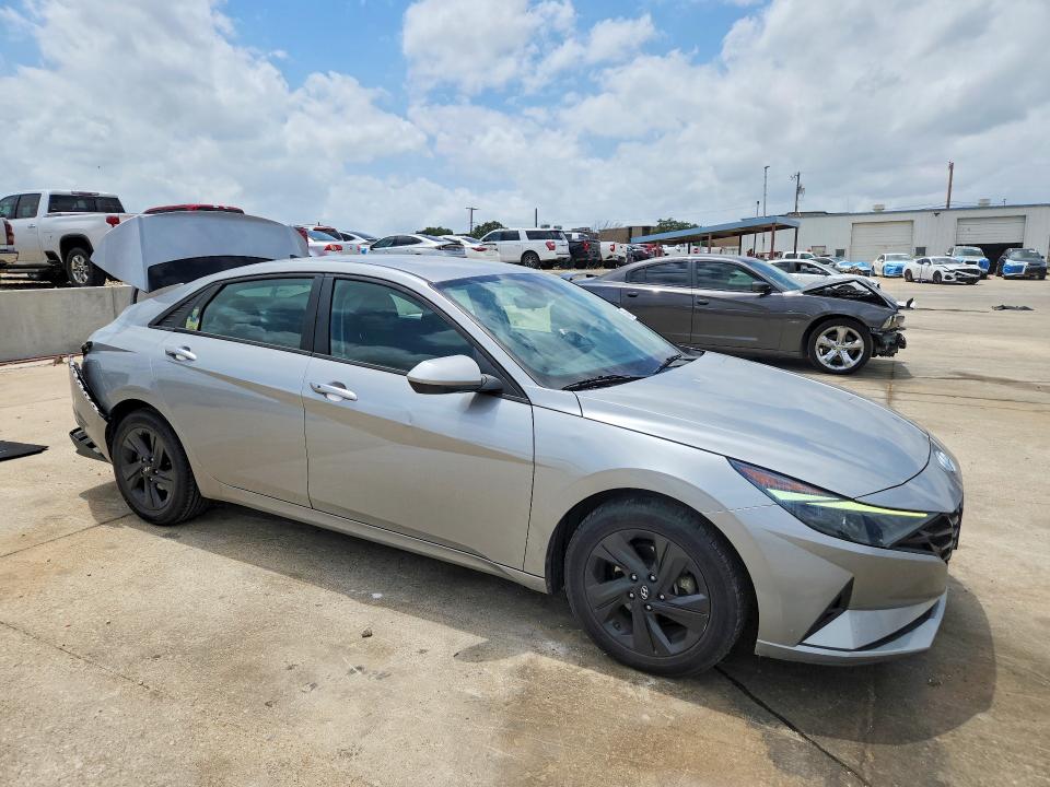 2025 Hyundai Elantra VIN 5NPLS4AG3NH056325 COPART salvage auction — REAR END, Tx - Salvage Vehicle Title, sold $225 on 2026-07-27 (photo 4)