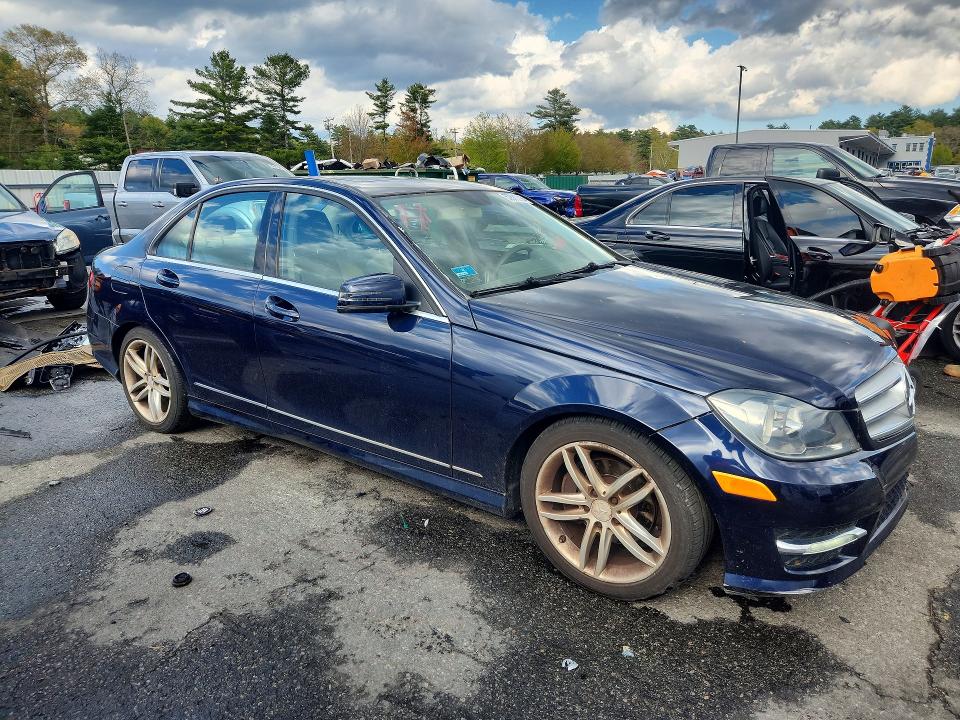 2012 Mercedes-benz C-klasse VIN WDDGF8BB8CR208790 COPART salvage auction — FRONT END, Ri - Salvage Certificate Of Title, sold $1,350 on 2026-08-04 (photo 4)